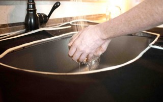 SPLASHPAD® Kitchen Sink Splash Guard